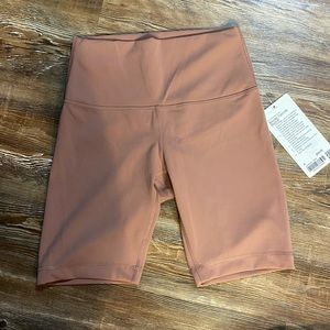 Lululemon Wunder Train HR Short 8”